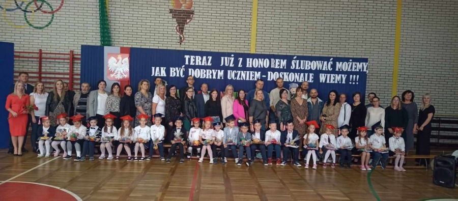 Pasowanie na ucznia w SP w Radoszkach